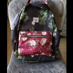 Herschel Supply Co.Nova Mid-Volume Floral Zip Back